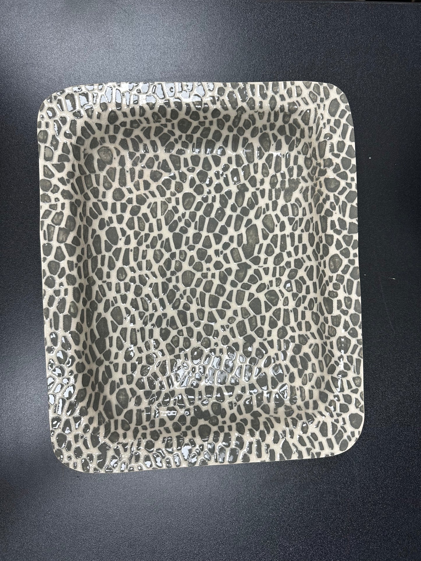 Tidbit Dish Pebble Charcoal