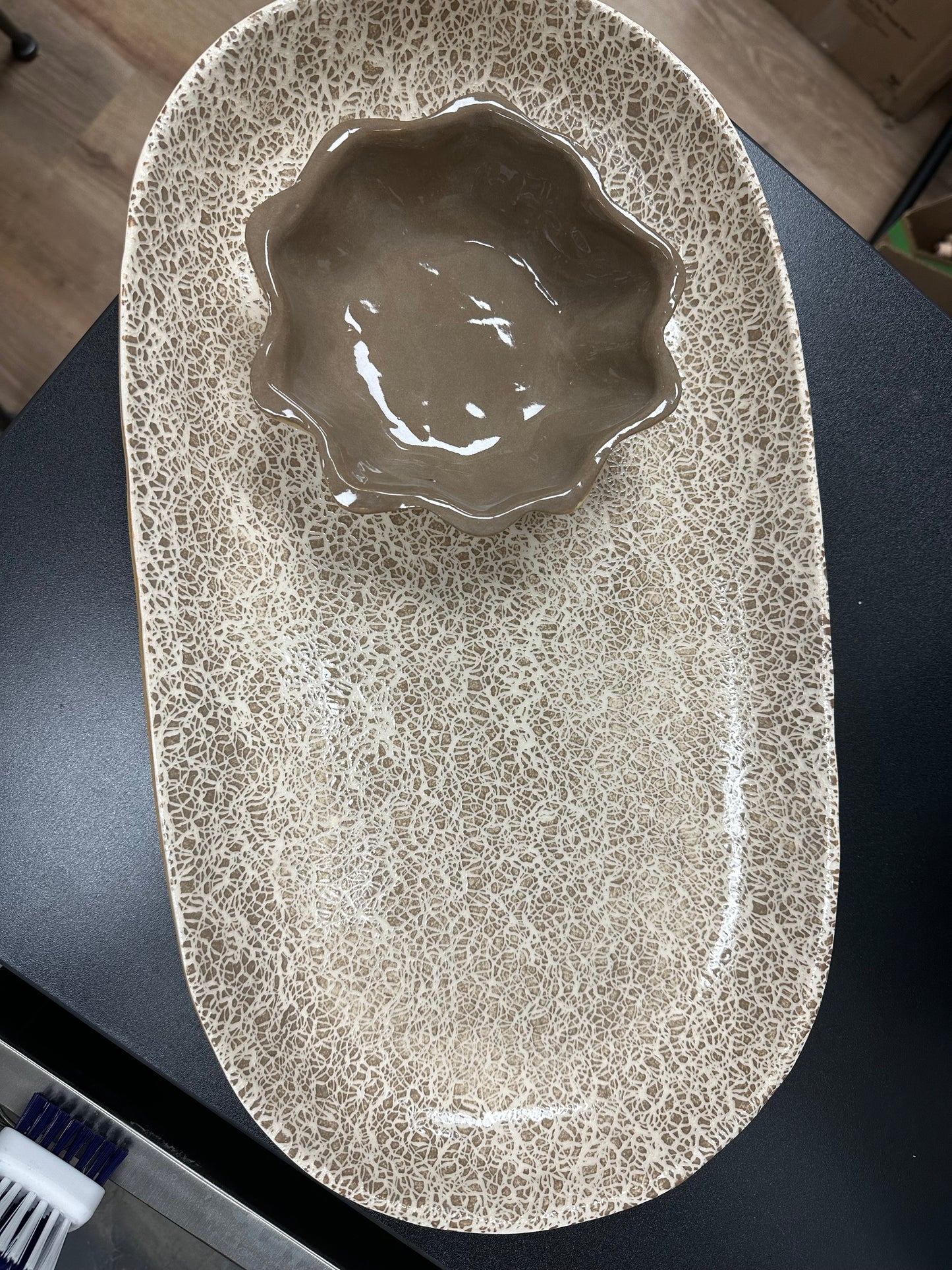 Large Fish Platter Crackle Pattern Mocha