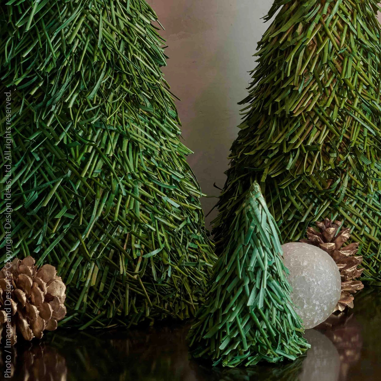 Wonderland Tree 6 Inch