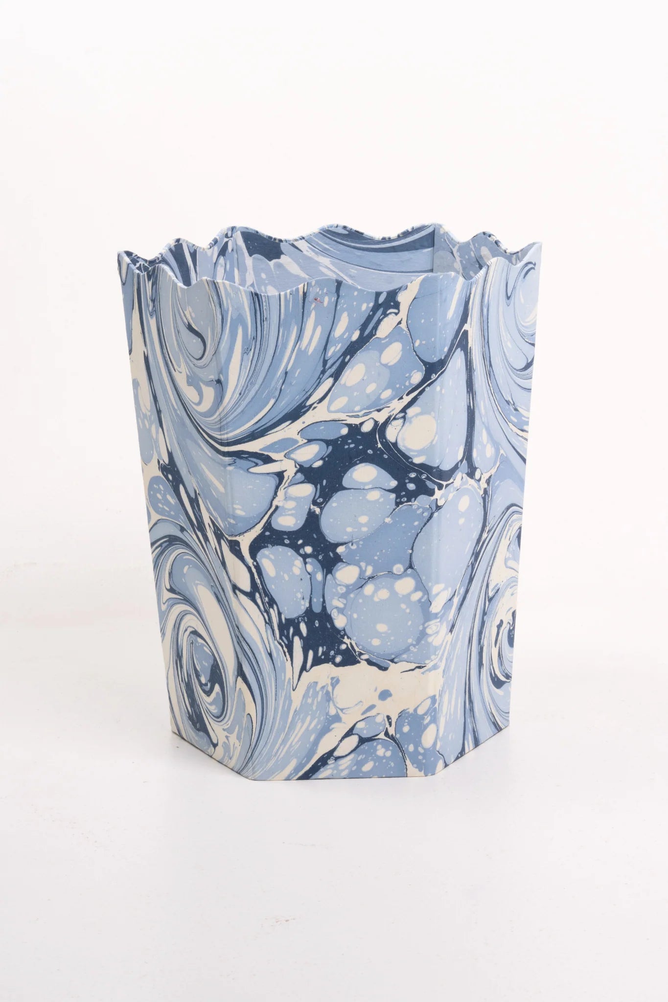 Marbled Scallop Waste Basket