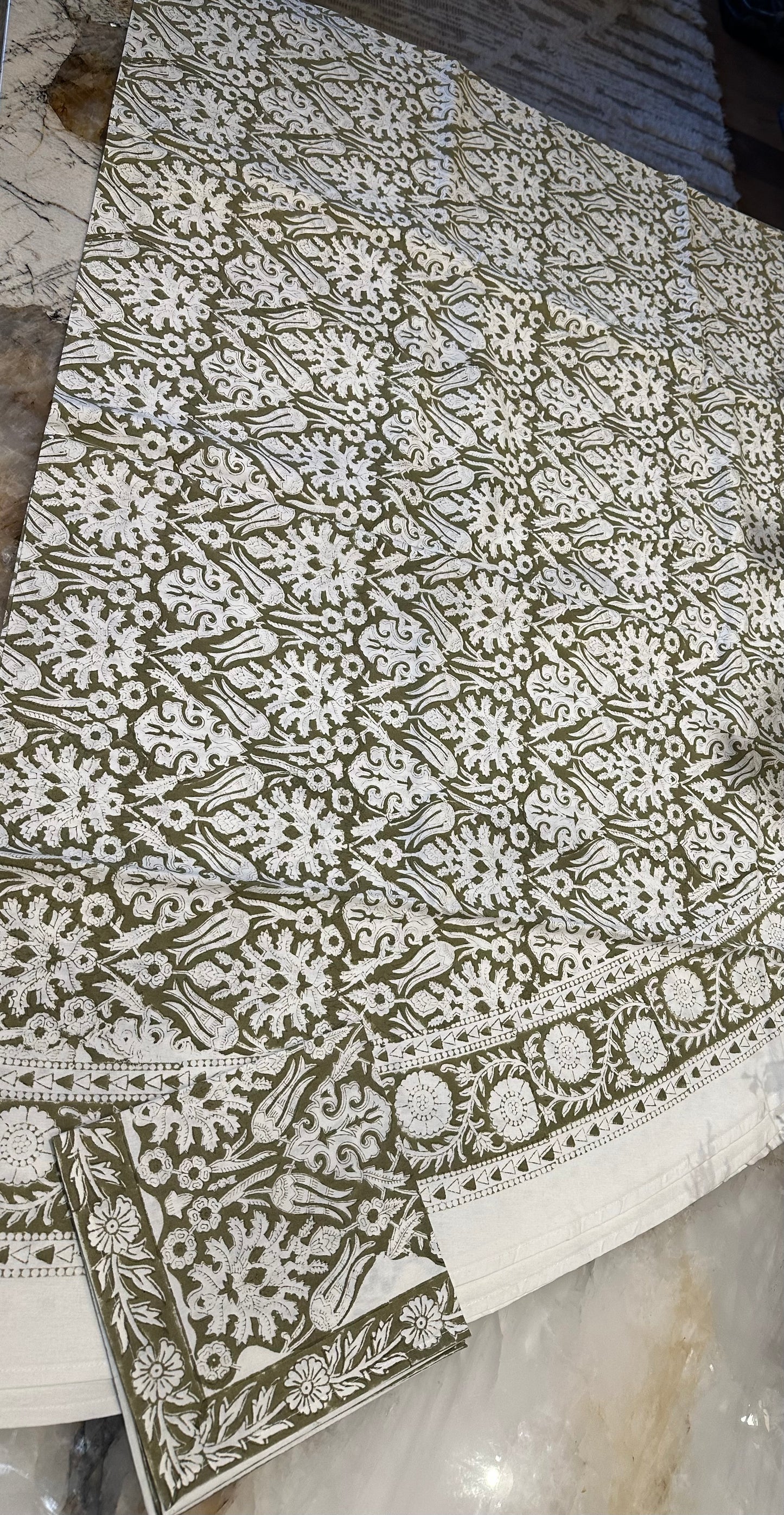 Round Table Cloth 108 Inches