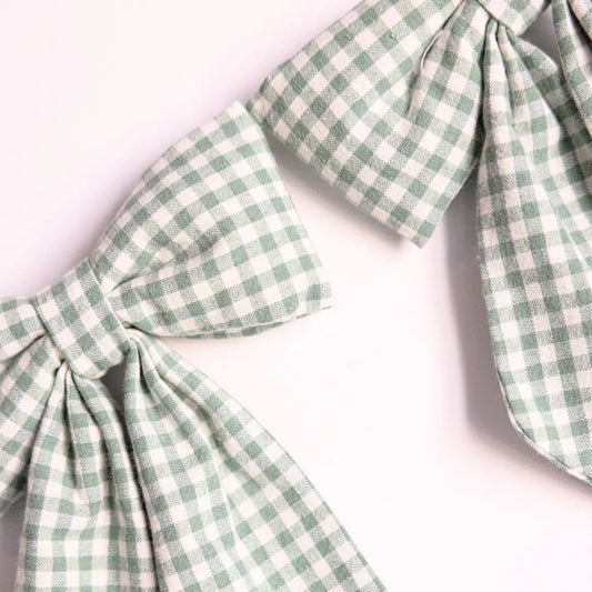 Gingham Green Bow Garland