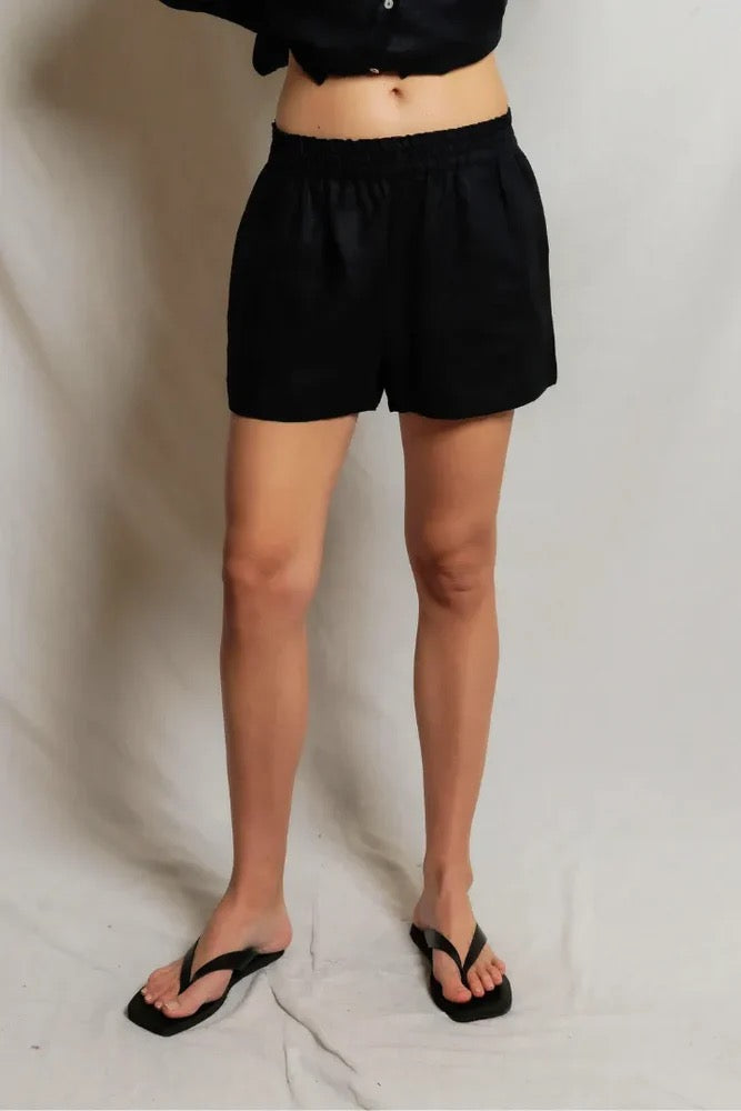 Malin Short with Elastic Waistband