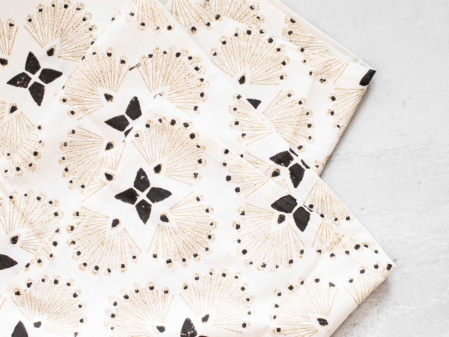 Table Throw (Ivory) - Peacock Paradise , Chai & Black