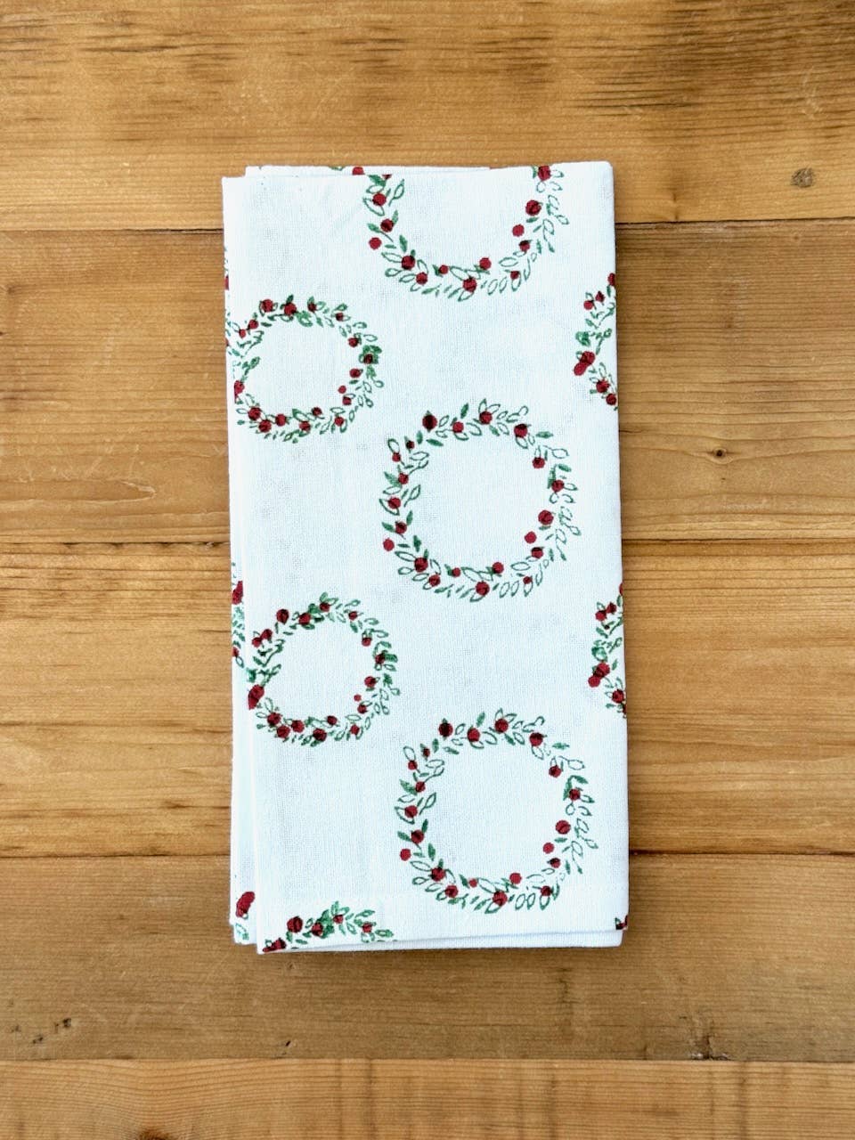 Dinner Napkins (set of 4) -Wreath, Evergreen & Red