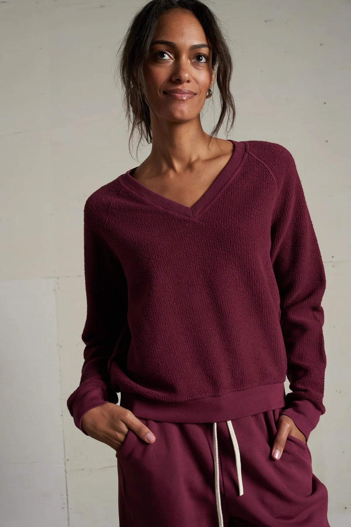 Zuri - Reverse Fleece V Neck Sweatshirt -Burgundy
